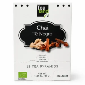 Caja de té negro ecológico Té Land Chai con 15 pirámides, fondo blanco.